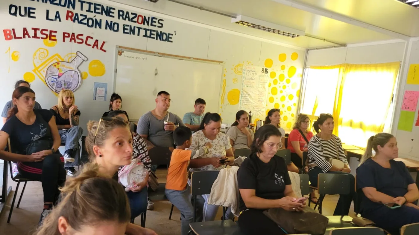 Taller con adolescentes en un centro educativo